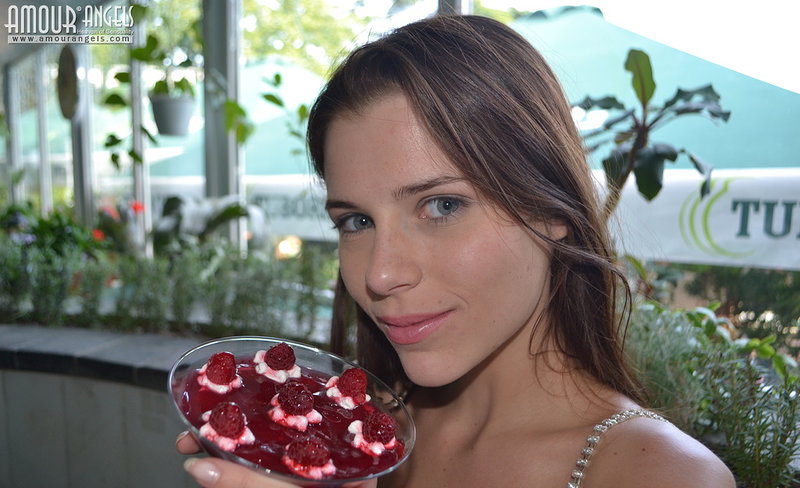 Анжела, 24 года, 0 размер груди